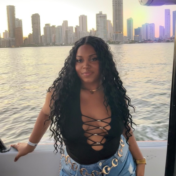 Meet your Posher, Abbyy 💗 - Picture 4 of 9